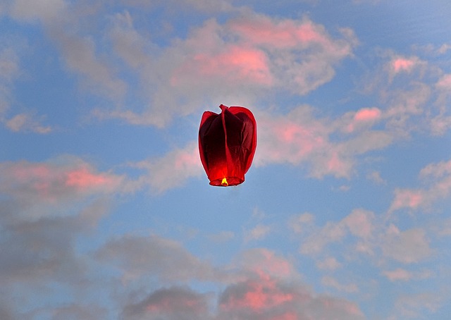 Puszczanie lampionów